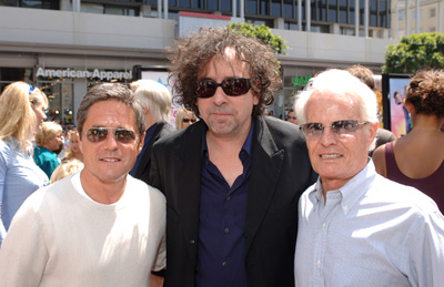 Tim Burton, Richard D. Zanuck and Brad Grey at event of Carlis ir sokolado fabrikas (2005)