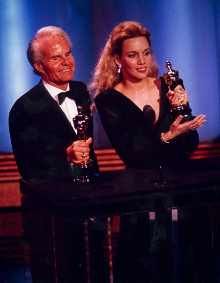 Lili and Richard Zanuck win Best Picture Oscar for DRIVING MISS DAISY (1989)