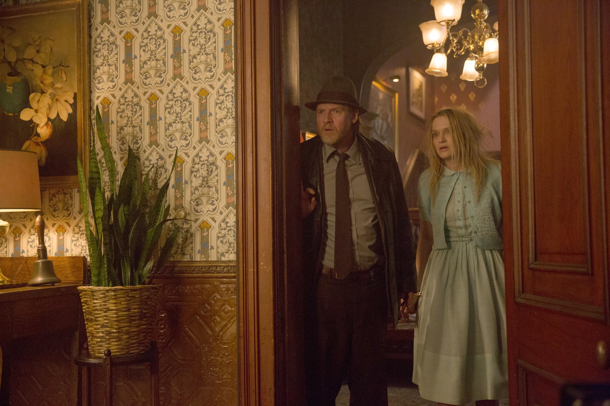 Still of Nicholle Tom and Donal Logue in Gotham (2014)