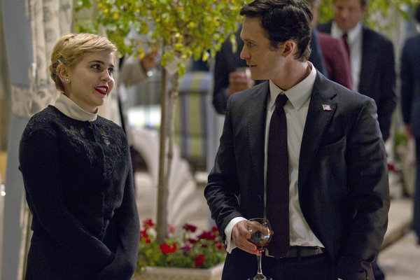 Still of Jonathan Tucker and Mae Whitman in Parenthood (2010)