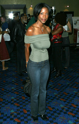 Karimah Westbrook at event of How to Get the Man's Foot Outta Your Ass (2003)