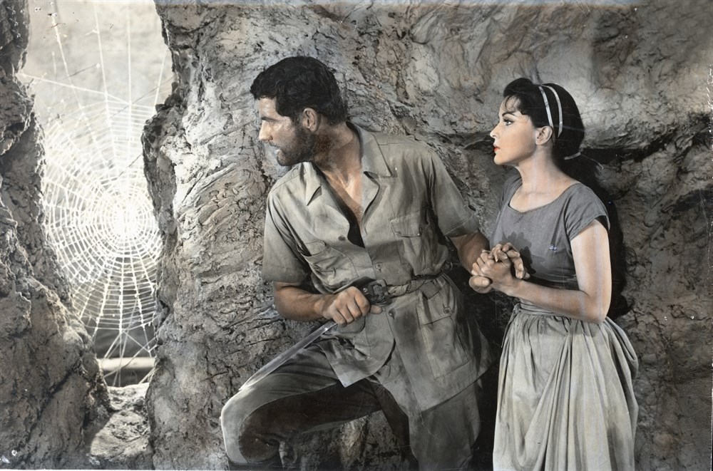 Still of Paul Hubschmid and Debra Paget in Das indische Grabmal (1959)