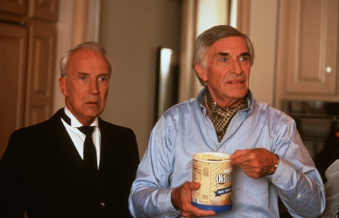 Still of Martin Landau and Ian Richardson in B*A*P*S (1997)