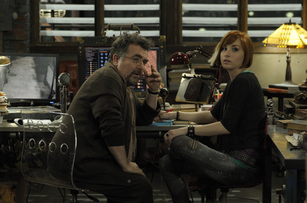 Still of Saul Rubinek and Allison Scagliotti in Warehouse 13 (2009)