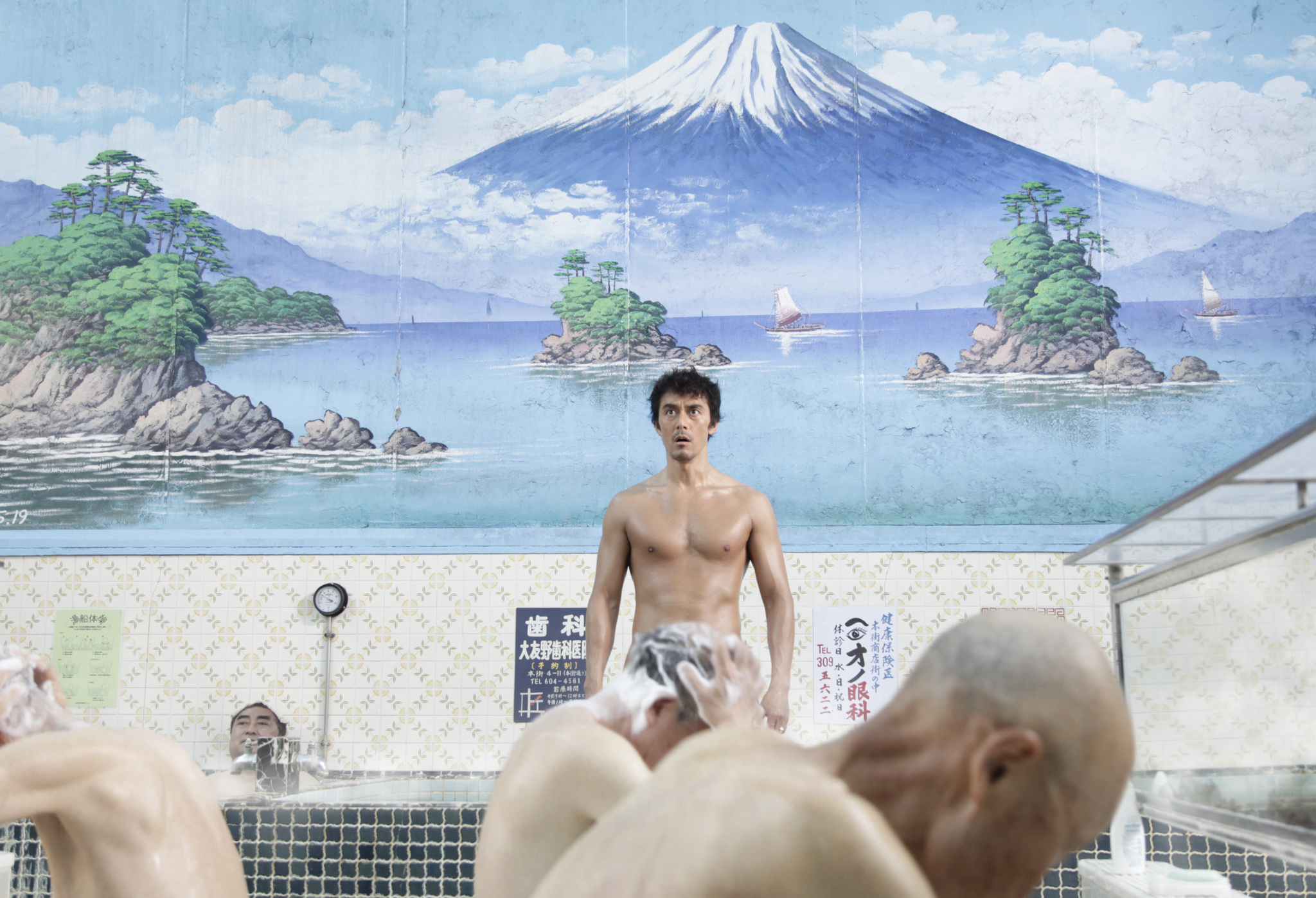 Still of Hiroshi Abe in Terumae romae (2012)