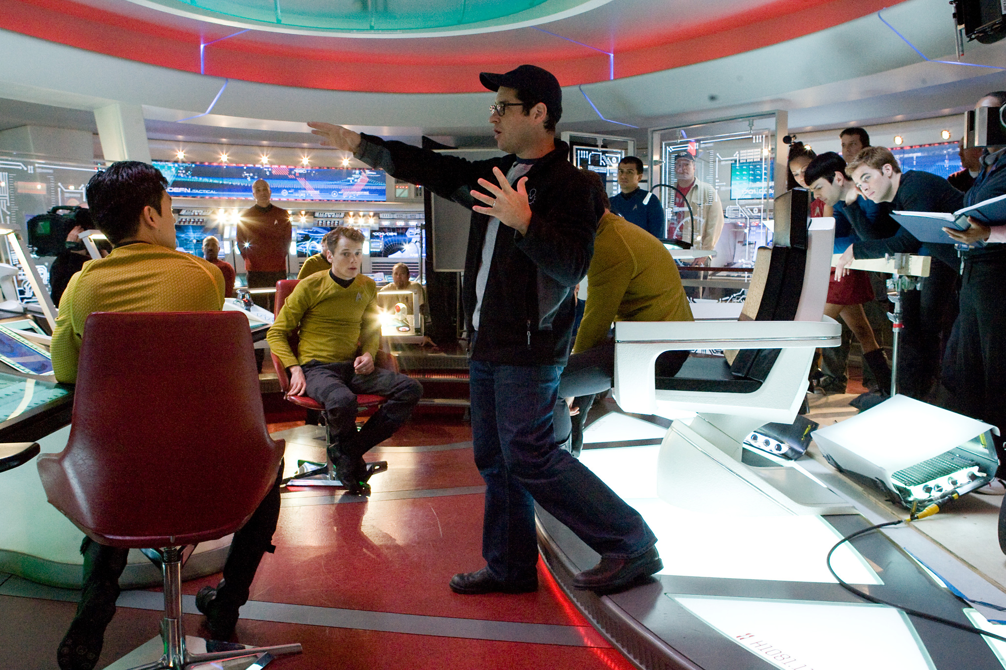 Still of J.J. Abrams, John Cho, Zachary Quinto, Zoe Saldana, Anton Yelchin and Chris Pine in Zvaigzdziu kelias (2009)