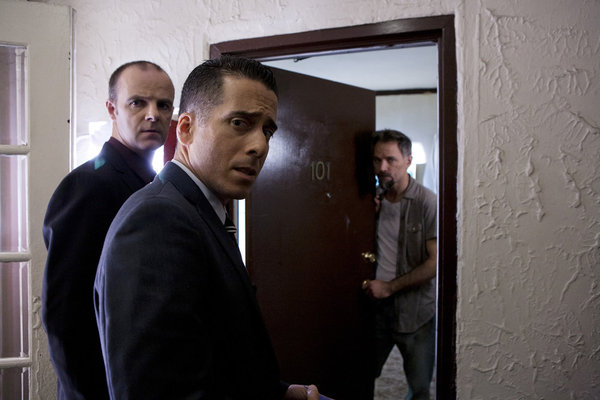 Still of Kirk Acevedo, Brían F. O'Byrne and David Meunier in Prime Suspect (2011)