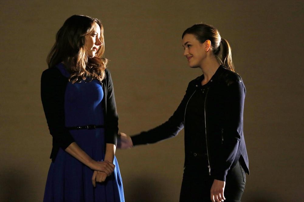 Still of Amy Acker and Elizabeth Henstridge in Agents of S.H.I.E.L.D. (2013)