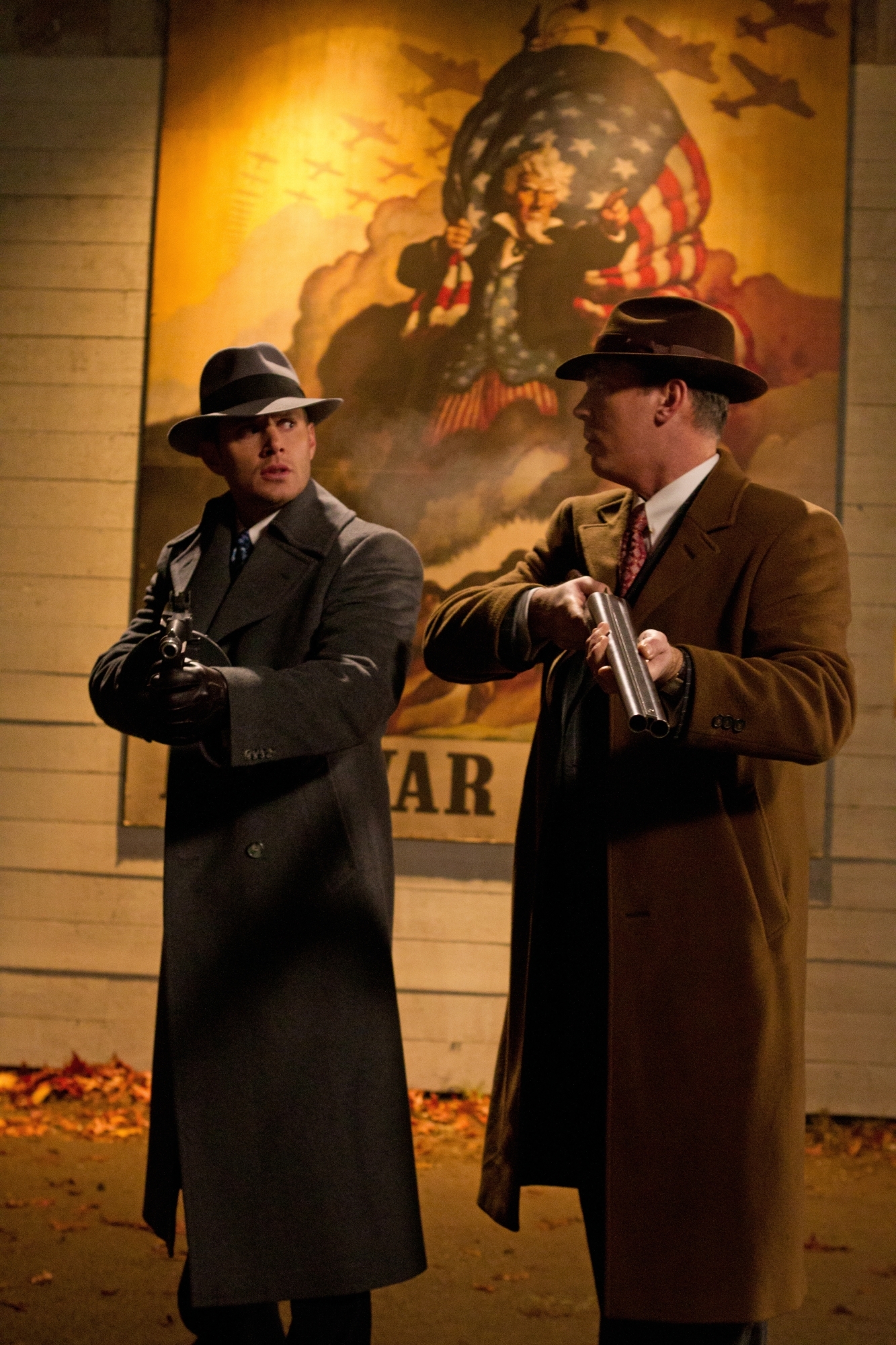 Still of Jensen Ackles and Nicholas Lea in Supernatural (2005)