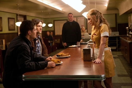 Still of Jensen Ackles, Jared Padalecki and Samantha Smith in Supernatural (2005)