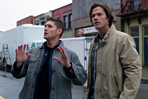 Still of Jensen Ackles and Jared Padalecki in Supernatural (2005)