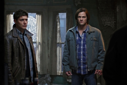 Still of Jensen Ackles and Jared Padalecki in Supernatural (2005)