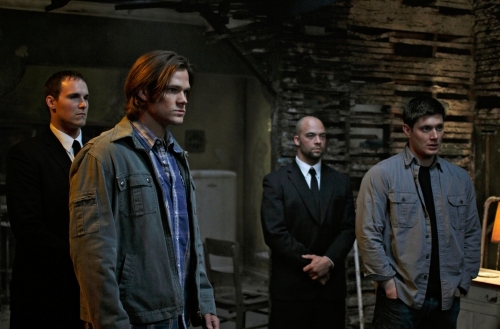 Still of Jensen Ackles and Jared Padalecki in Supernatural (2005)