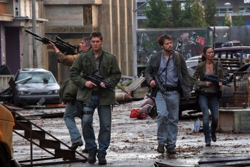 Still of Jensen Ackles and Misha Collins in Supernatural (2005)