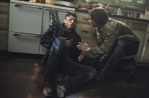 Still of Jensen Ackles and Jared Padalecki in Supernatural (2005)