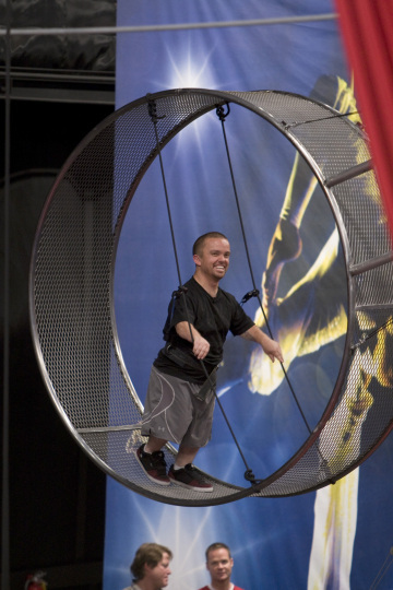 Still of Jason 'Wee Man' Acuña in Celebrity Circus (2008)