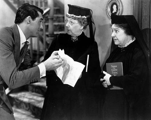 Still of Cary Grant, Jean Adair and Josephine Hull in Arsenic and Old Lace (1944)