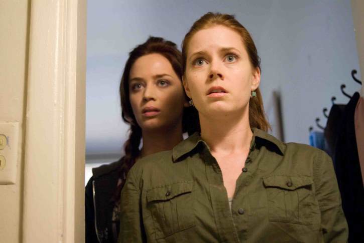 Still of Amy Adams and Emily Blunt in Sunshine Cleaning (2008)