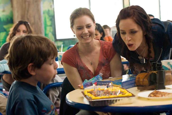 Still of Amy Adams, Emily Blunt and Jason Spevack in Sunshine Cleaning (2008)