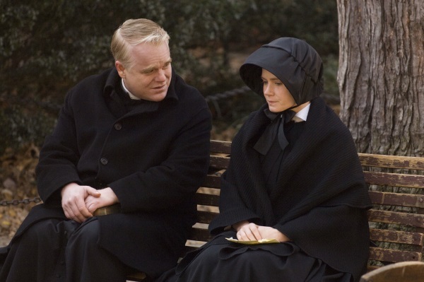 Still of Philip Seymour Hoffman and Amy Adams in Doubt (2008)