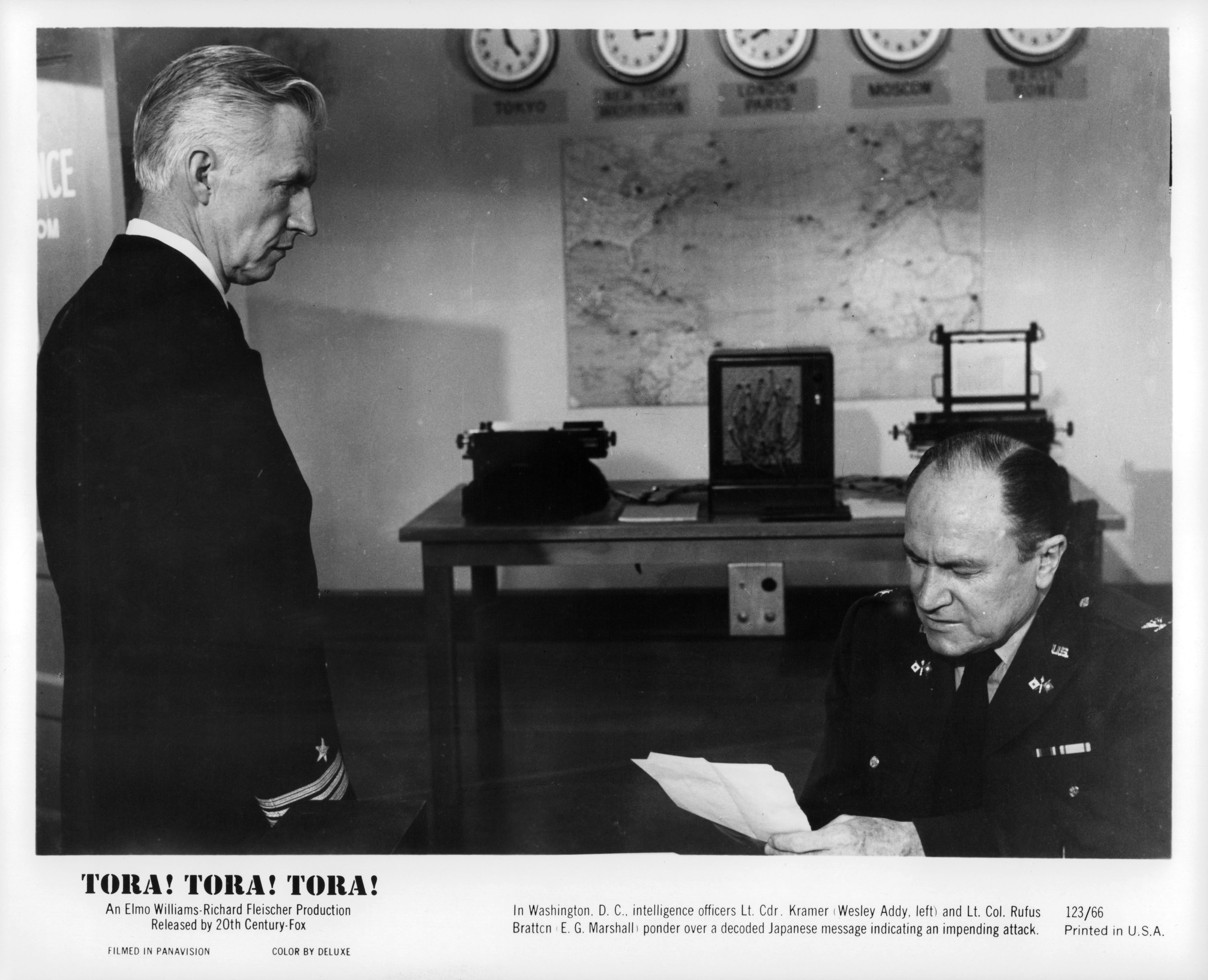 Still of Wesley Addy and E.G. Marshall in Tora! Tora! Tora! (1970)