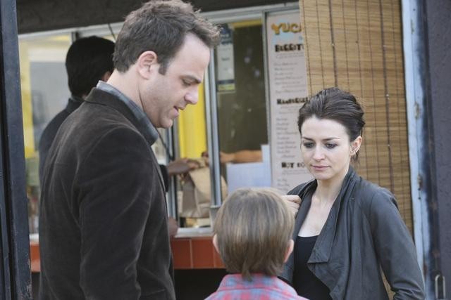 Still of Paul Adelstein, Caterina Scorsone and Griffin Gluck in Private Practice (2007)