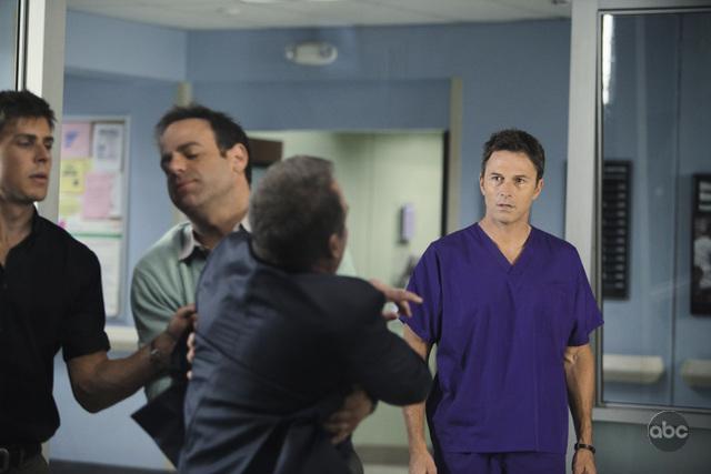 Still of Brian Benben, Tim Daly and Paul Adelstein in Private Practice (2007)