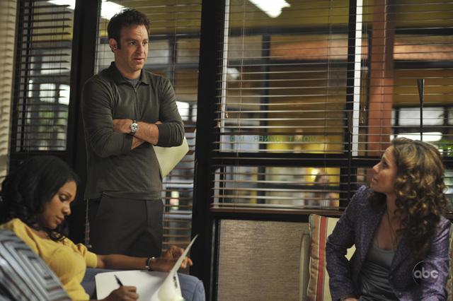 Still of Amy Brenneman, Paul Adelstein and Audra McDonald in Private Practice (2007)