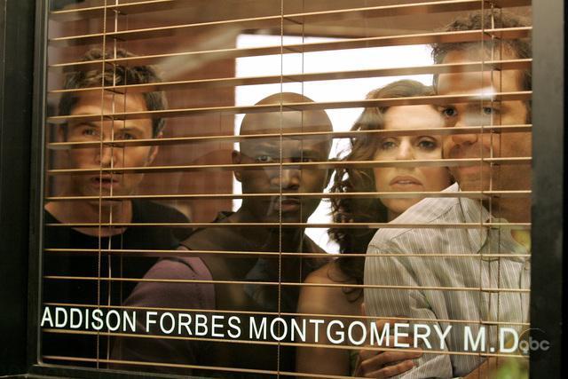 Still of Amy Brenneman, Tim Daly, Taye Diggs, Kate Walsh and Paul Adelstein in Private Practice (2007)