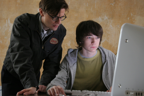 Still of Parker Posey and Liam Aiken in Fay Grim (2006)