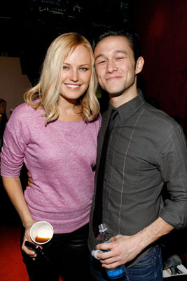 Malin Akerman and Joseph Gordon-Levitt