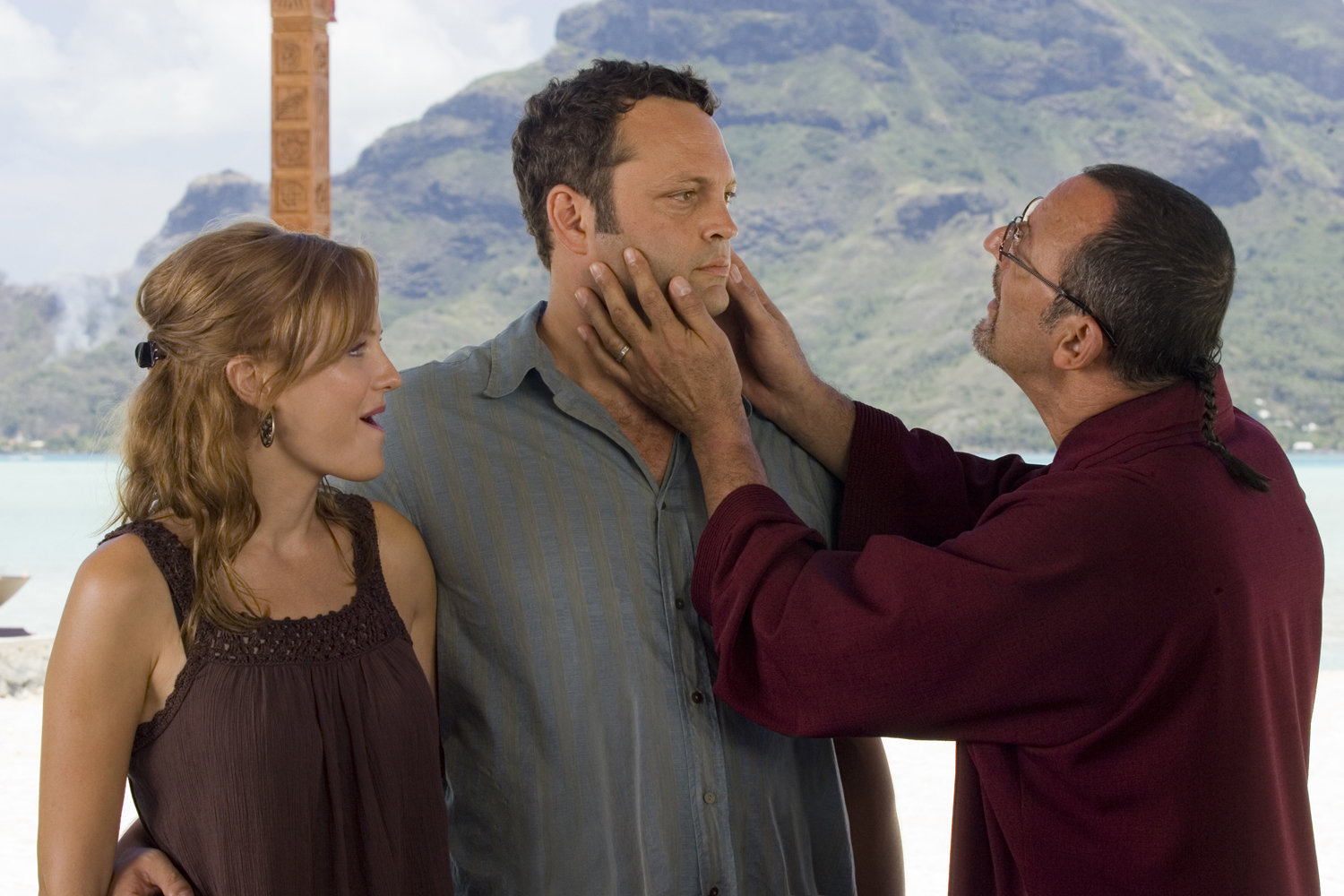 Still of Jean Reno, Vince Vaughn and Malin Akerman in Couples Retreat (2009)