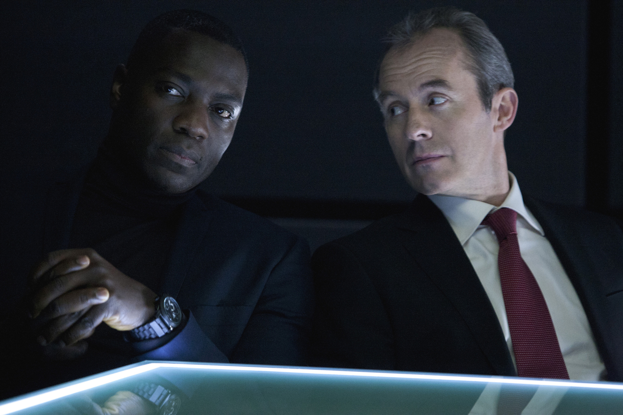 Still of Adewale Akinnuoye-Agbaje and Stephen Dillane in Hunted (2012)