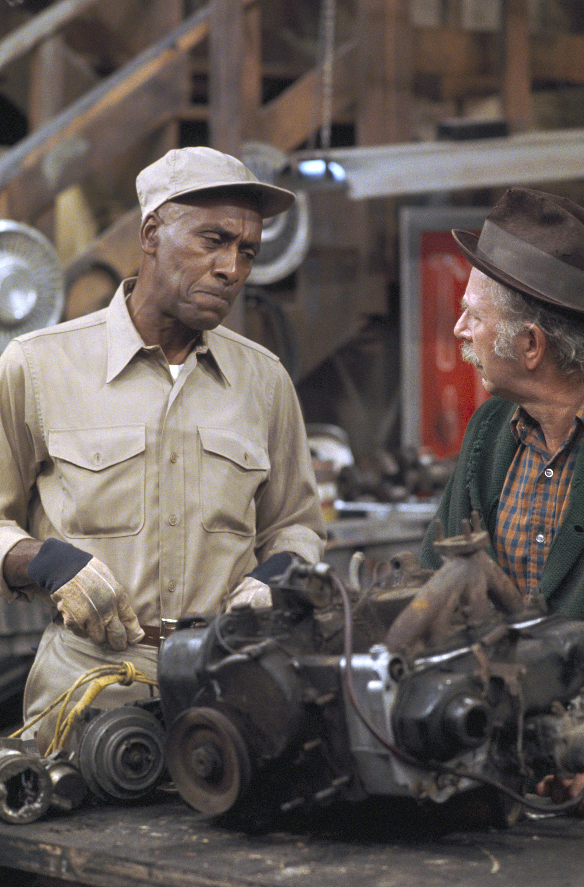 Still of Scatman Crothers and Jack Albertson in Chico and the Man (1974)