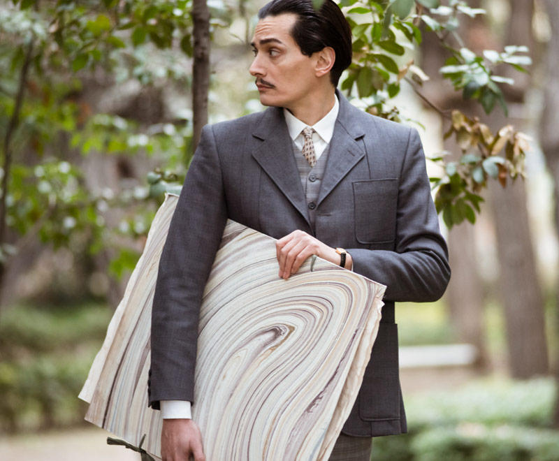 Still from La Leyenda Del Tiempo, Ministerio del Tiempo. Enrique Alcides as young Dalí.