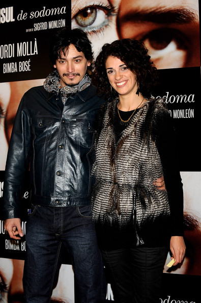Spanish young actors Enrique Alcides and Ruth Gabriel attend the El Consul de Sodoma premiere at Palafox cinema on December 17, 2009.