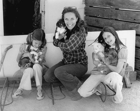 Lee Meriwether with her kids Lesley and Kyle, c. 1975