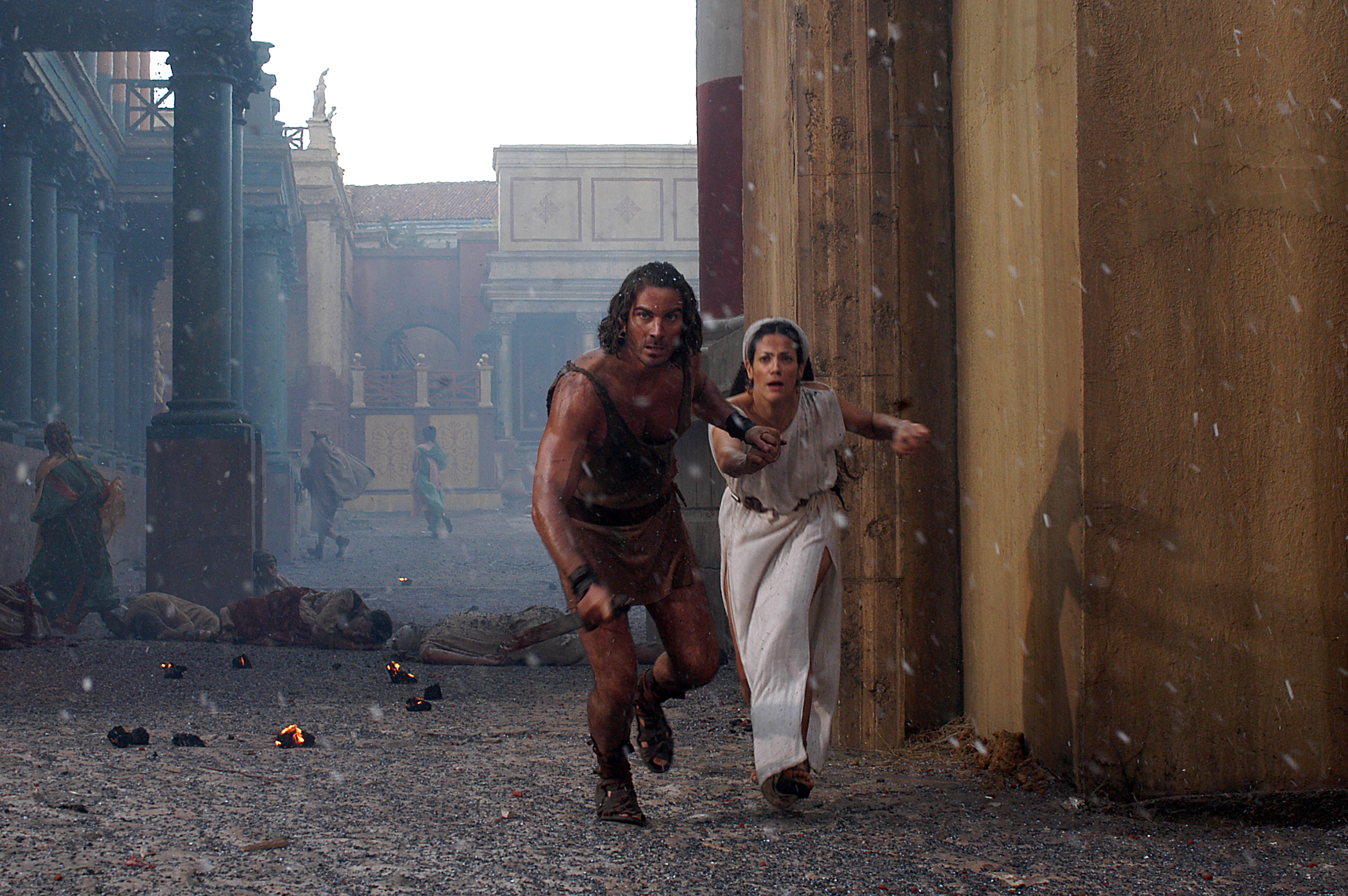 Victor Alfieri, Bettina Zimmerman Stills from the movie Pompeii