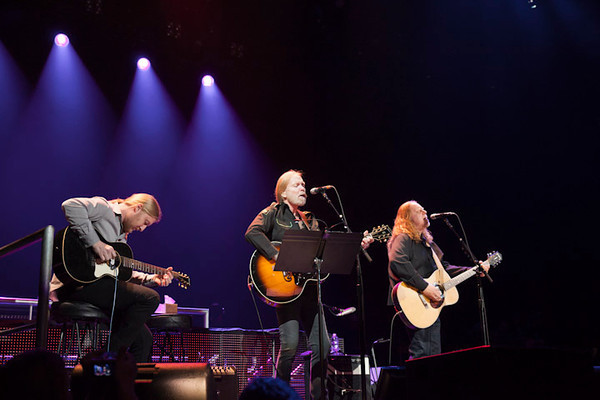 Still of Eric Clapton, Gregg Allman, Warren Haynes and Derek Trucks in Eric Clapton's Crossroads Guitar Festival 2013 (2013)