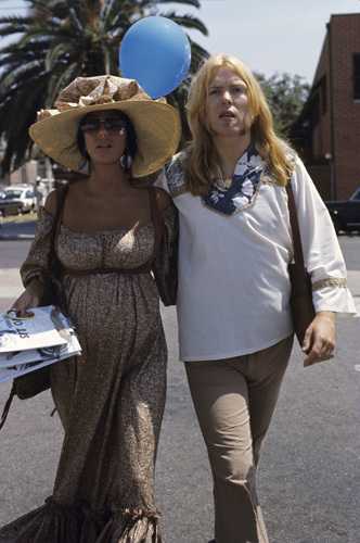 Cher (pregnant with Elijah) and Gregg Allman