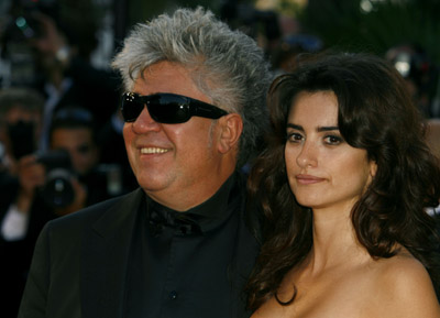 Pedro Almodóvar and Penélope Cruz at event of Marie Antoinette (2006)