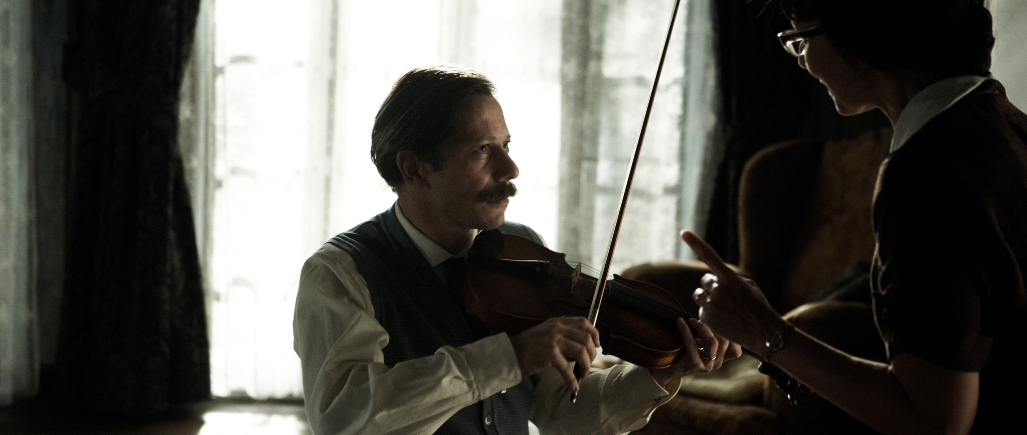 Still of Mathieu Amalric in Poulet aux prunes (2011)