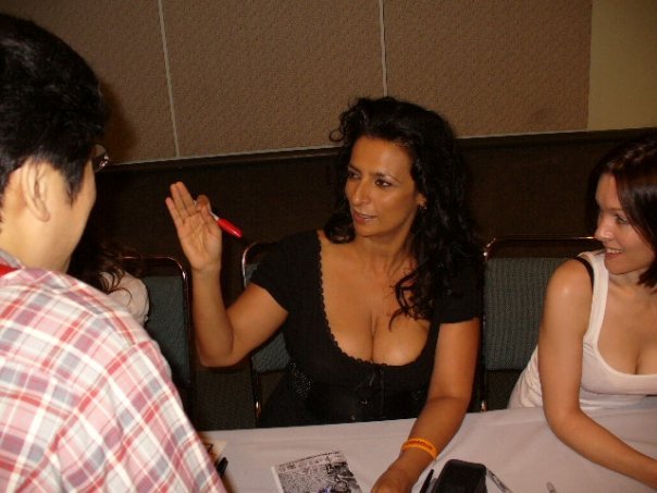 Alice Amter at autograph signing, Fangoria Convention 2009.