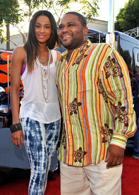 Anthony Anderson and Ciara at event of Transformers: Revenge of the Fallen (2009)
