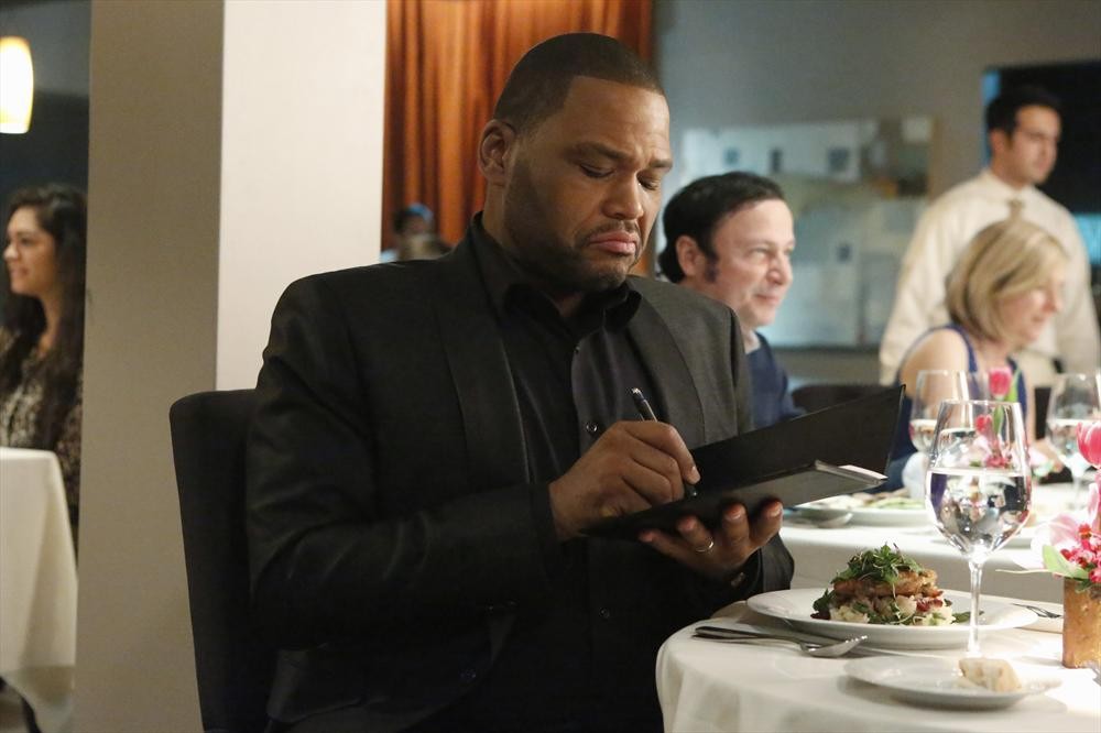 Still of Anthony Anderson in Black-ish (2014)