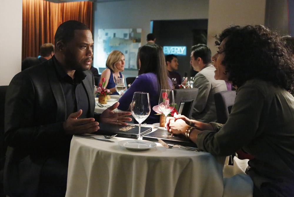 Still of Anthony Anderson and Tracee Ellis Ross in Black-ish (2014)