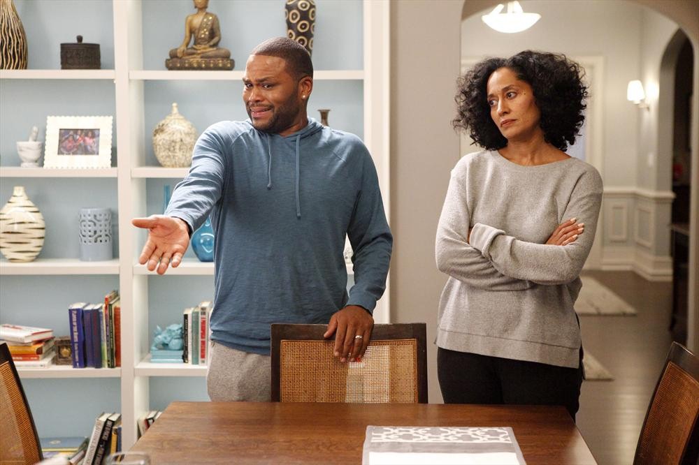 Still of Anthony Anderson and Tracee Ellis Ross in Black-ish (2014)