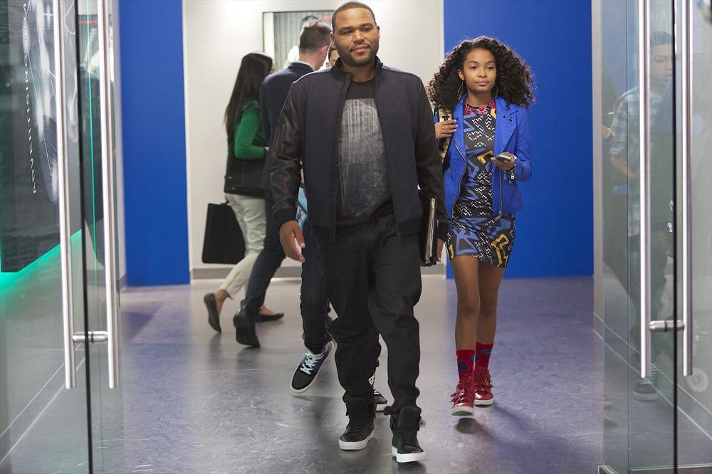 Still of Anthony Anderson and Yara Shahidi in Black-ish (2014)