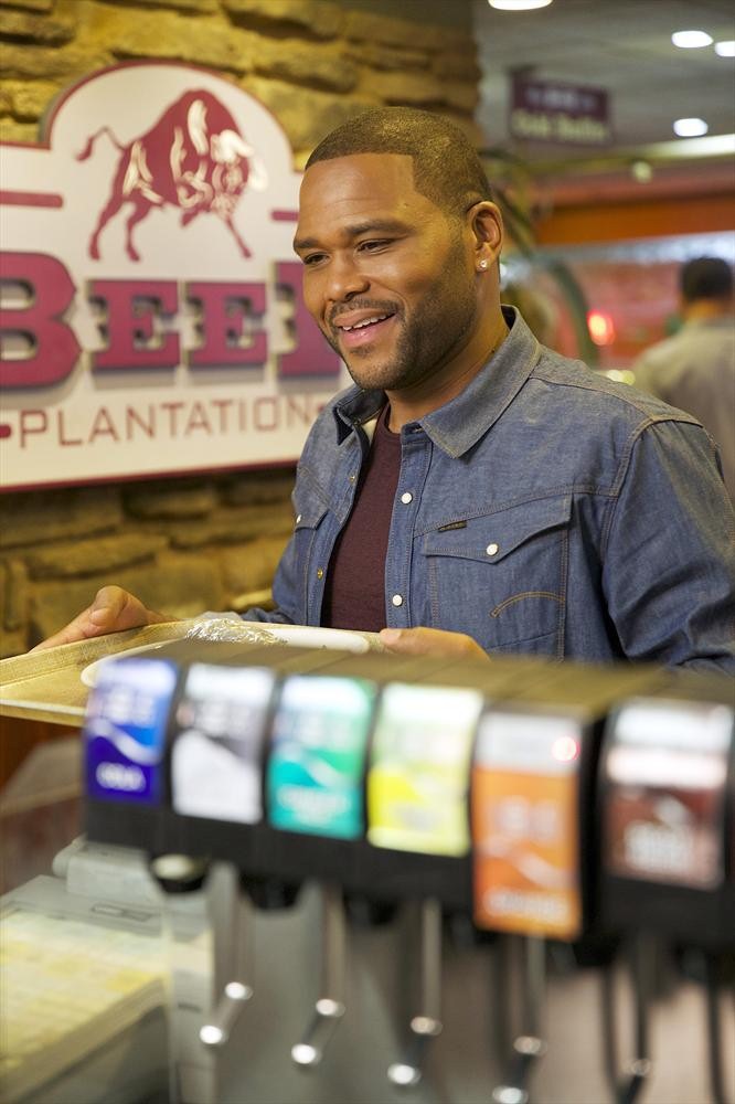 Still of Anthony Anderson in Black-ish (2014)