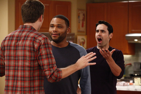 Still of Anthony Anderson, Jesse Bradford and Zach Cregger in Guys with Kids (2012)